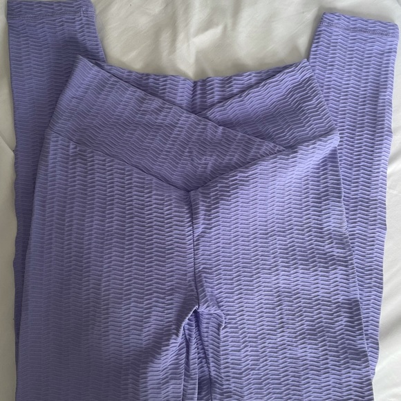 PCHEEBUM SCRUNCH LILAC LEGGING SIZE M - Picture 3 of 3